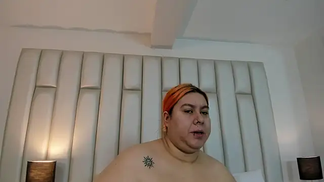 aandreaperez online show from 8, 10, 2025