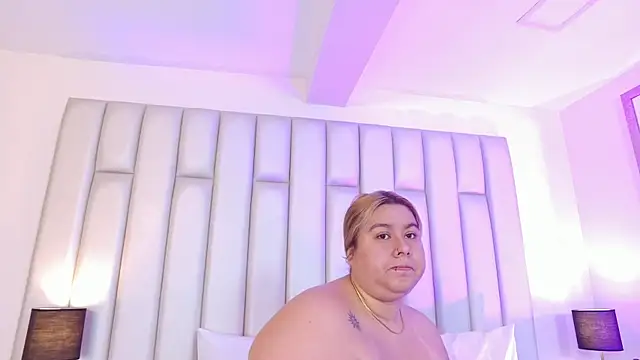 aandreaperez online show from 17, 4, 2026