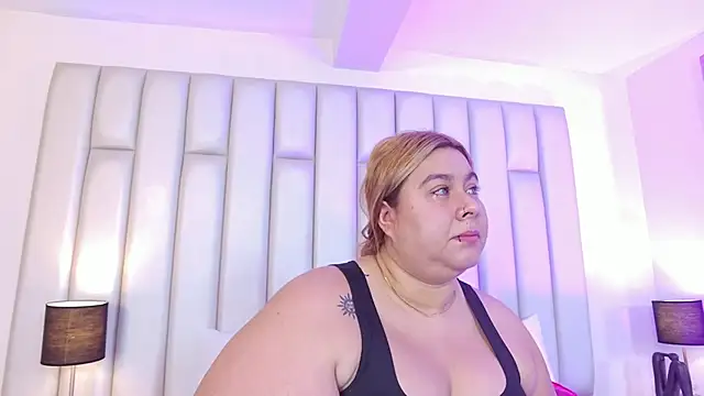 aandreaperez online show from 10, 4, 2026