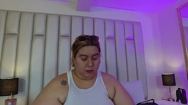 Snapshot of aandreaperez chatting on 25, 6, 2026 aandreaperez online show from 25, 6, 2026