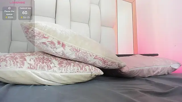 kylie sexy2000 online show from 22, 9, 2025