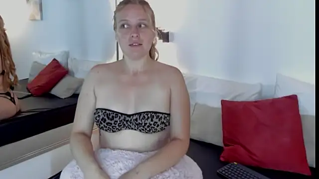 EmilySumer online show from 17, 4, 2026