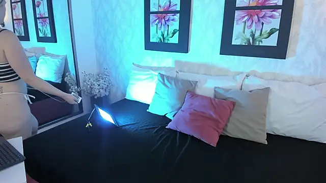 EmilySumer online show from 30, 11, 2025