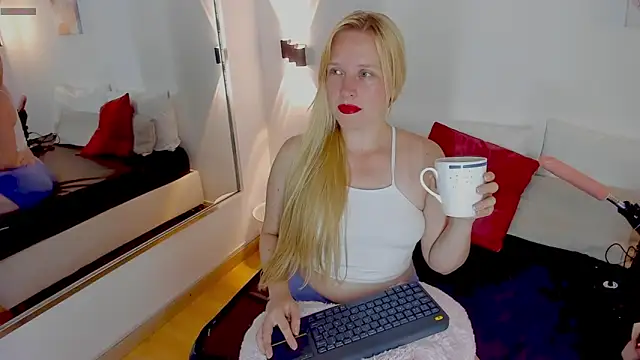 EmilySumer online show from 30, 4, 2026