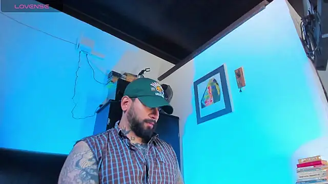 Snapshot of CamiloGray_ chatting on 15, 9, 2025 CamiloGray online show from 15, 9, 2025