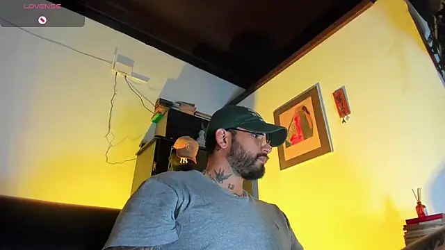 Snapshot of CamiloGray_ chatting on 23, 11, 2025 CamiloGray online show from 23, 11, 2025