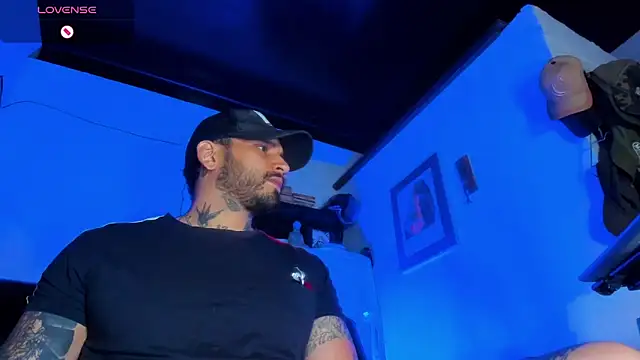 Snapshot of CamiloGray_ chatting on 3, 3, 2025 CamiloGray online show from 3, 3, 2025