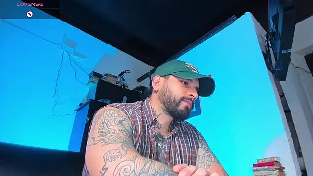 Snapshot of CamiloGray_ chatting on 18, 9, 2025 CamiloGray online show from 18, 9, 2025