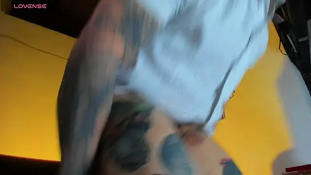 Snapshot of CamiloGray_ chatting on 13, 9, 2025 CamiloGray online show from 13, 9, 2025