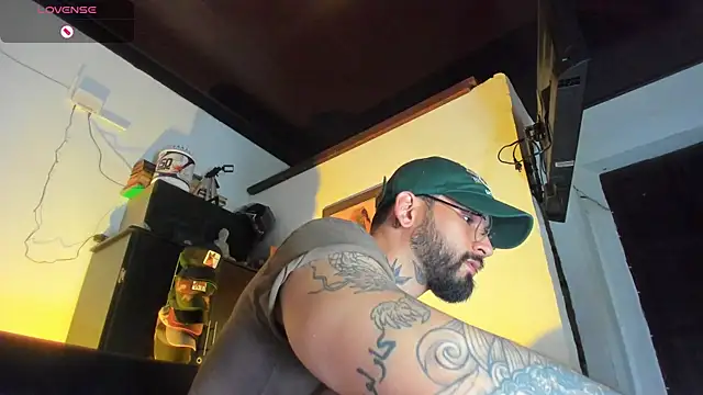 Snapshot of CamiloGray_ chatting on 26, 9, 2025 CamiloGray online show from 26, 9, 2025