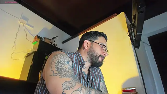 Snapshot of CamiloGray_ chatting on 23, 9, 2025 CamiloGray online show from 23, 9, 2025