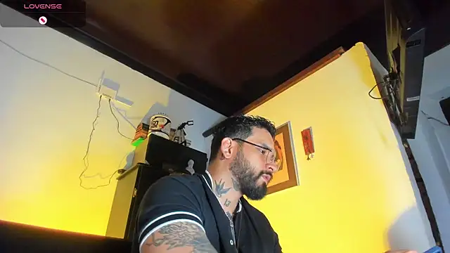 Snapshot of CamiloGray_ chatting on 29, 9, 2025 CamiloGray online show from 29, 9, 2025