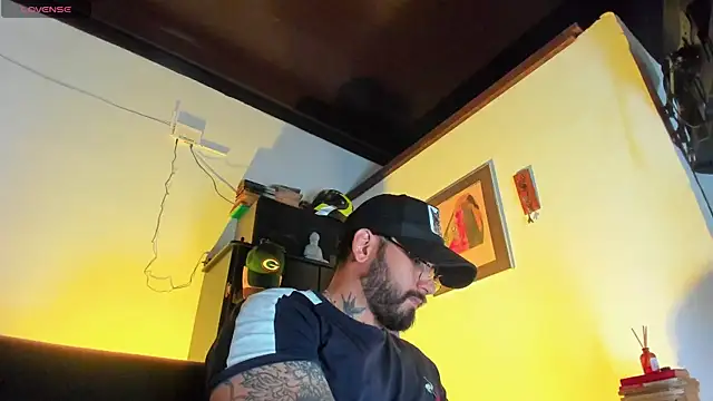 Snapshot of CamiloGray_ chatting on 2, 12, 2025 CamiloGray online show from 2, 12, 2025