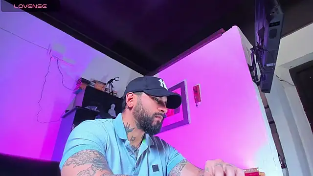 Snapshot of CamiloGray_ chatting on 16, 9, 2025 CamiloGray online show from 16, 9, 2025