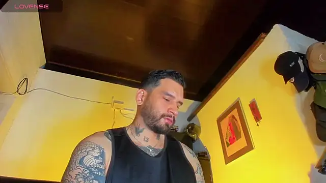 Snapshot of CamiloGray_ chatting on 16, 3, 2025 CamiloGray online show from 16, 3, 2025