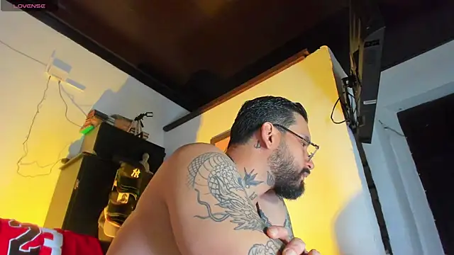 Snapshot of CamiloGray_ chatting on 5, 10, 2025 CamiloGray online show from 5, 10, 2025