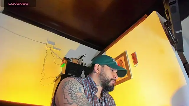 Snapshot of CamiloGray_ chatting on 10, 9, 2025 CamiloGray online show from 10, 9, 2025