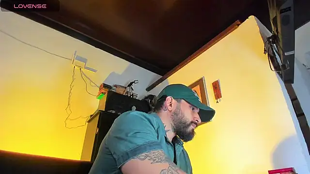 Snapshot of CamiloGray_ chatting on 11, 9, 2025 CamiloGray online show from 11, 9, 2025