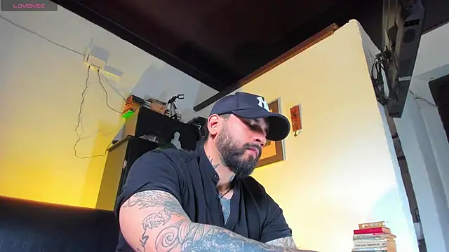 Snapshot of CamiloGray_ chatting on 17, 9, 2025 CamiloGray online show from 17, 9, 2025