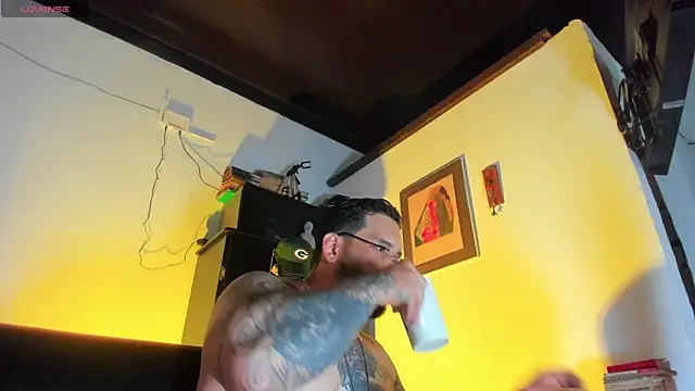 Snapshot of CamiloGray_ chatting on 7, 10, 2025 CamiloGray online show from 7, 10, 2025