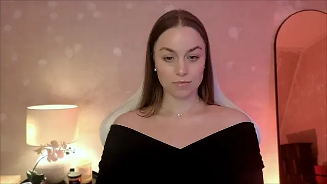 MilaFleur online show from 4, 11, 2025