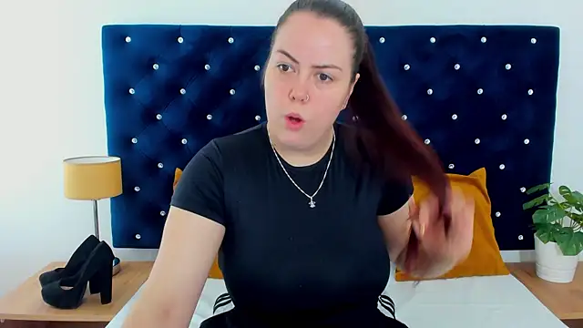 Snapshot of EvaLick chatting on 13, 11, 2025 EvaLick online show from 13, 11, 2025