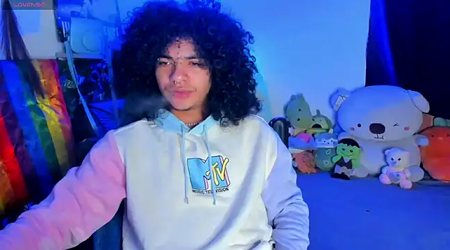 Snapshot of sweetvond_ chatting on 7, 2, 2025 sweetvond online show from 7, 2, 2025