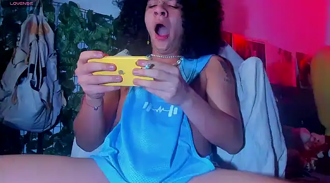 Snapshot of sweetvond_ chatting on 4, 3, 2025 sweetvond online show from 4, 3, 2025