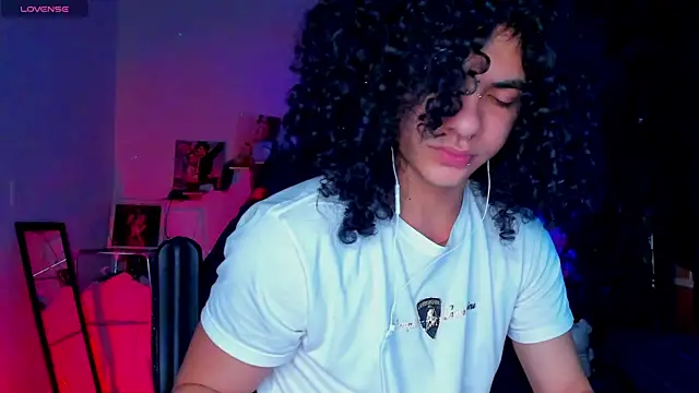 Snapshot of sweetvond_ chatting on 12, 11, 2025 sweetvond online show from 12, 11, 2025