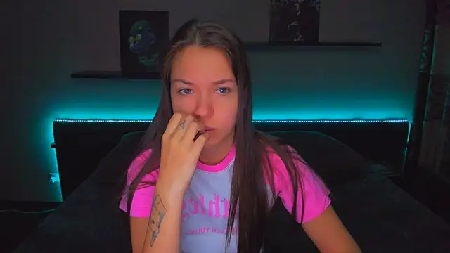 AlexaBarkley online show from 5, 11, 2025