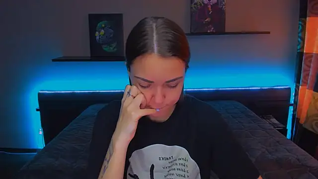 AlexaBarkley online show from 4, 3, 2025