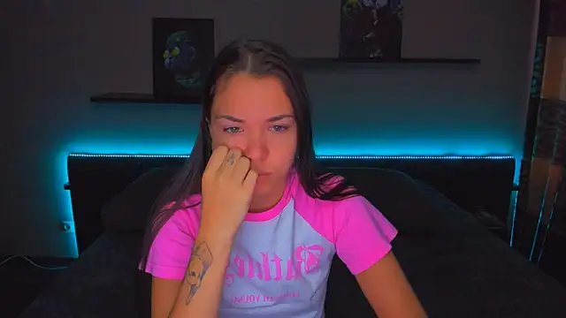 AlexaBarkley online show from 8, 10, 2025