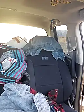 SheIsSomething online show from 28, 2, 2025