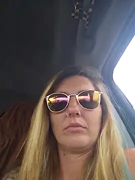 SheIsSomething online show from 13, 2, 2026