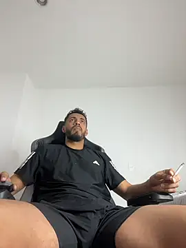 Snapshot of steven_smith05 chatting on 16, 12, 2025 steven smith05 online show from 16, 12, 2025