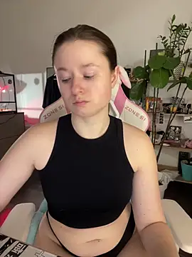 Snapshot of sweetest_pie chatting on 21, 2, 2026 sweetest pie online show from 21, 2, 2026