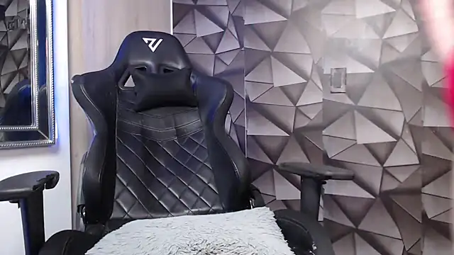 Snapshot of Latino_stud4u chatting on 1, 3, 2025 Latino stud4u online show from 1, 3, 2025