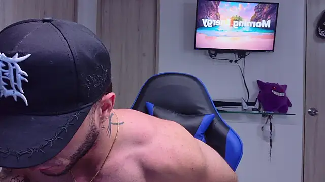 Snapshot of Latino_stud4u chatting on 8, 7, 2026 Latino stud4u online show from 8, 7, 2026