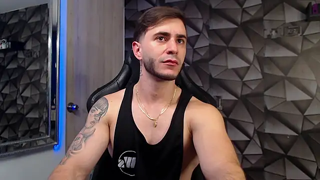 Snapshot of Latino_stud4u chatting on 6, 11, 2025 Latino stud4u online show from 6, 11, 2025