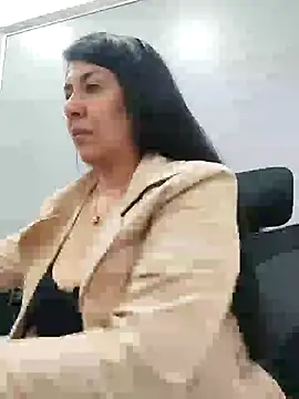 aisha latina online show from 24, 2, 2025