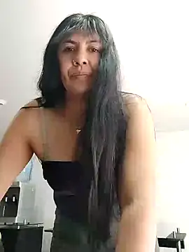 aisha latina online show from 24, 10, 2025