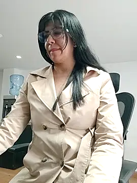 aisha latina online show from 23, 10, 2025