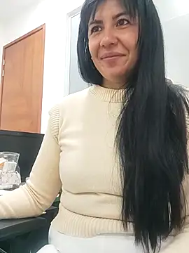 aisha latina online show from 15, 9, 2025