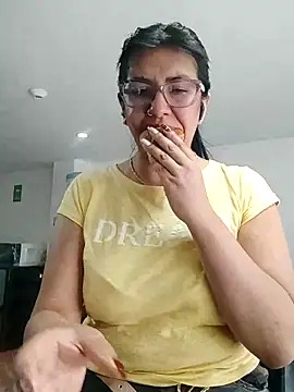 aisha latina online show from 15, 10, 2025