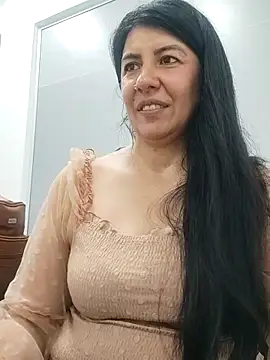 aisha latina online show from 4, 3, 2025