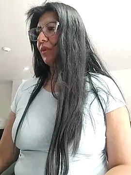 aisha latina online show from 16, 10, 2025