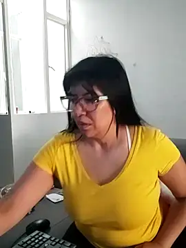 aisha latina online show from 12, 2, 2026