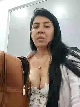 aisha latina online show from 25, 2, 2025