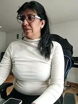 aisha latina online show from 19, 11, 2025