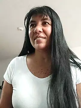 Snapshot of aisha_latina chatting on 14, 7, 2026 aisha latina online show from 14, 7, 2026